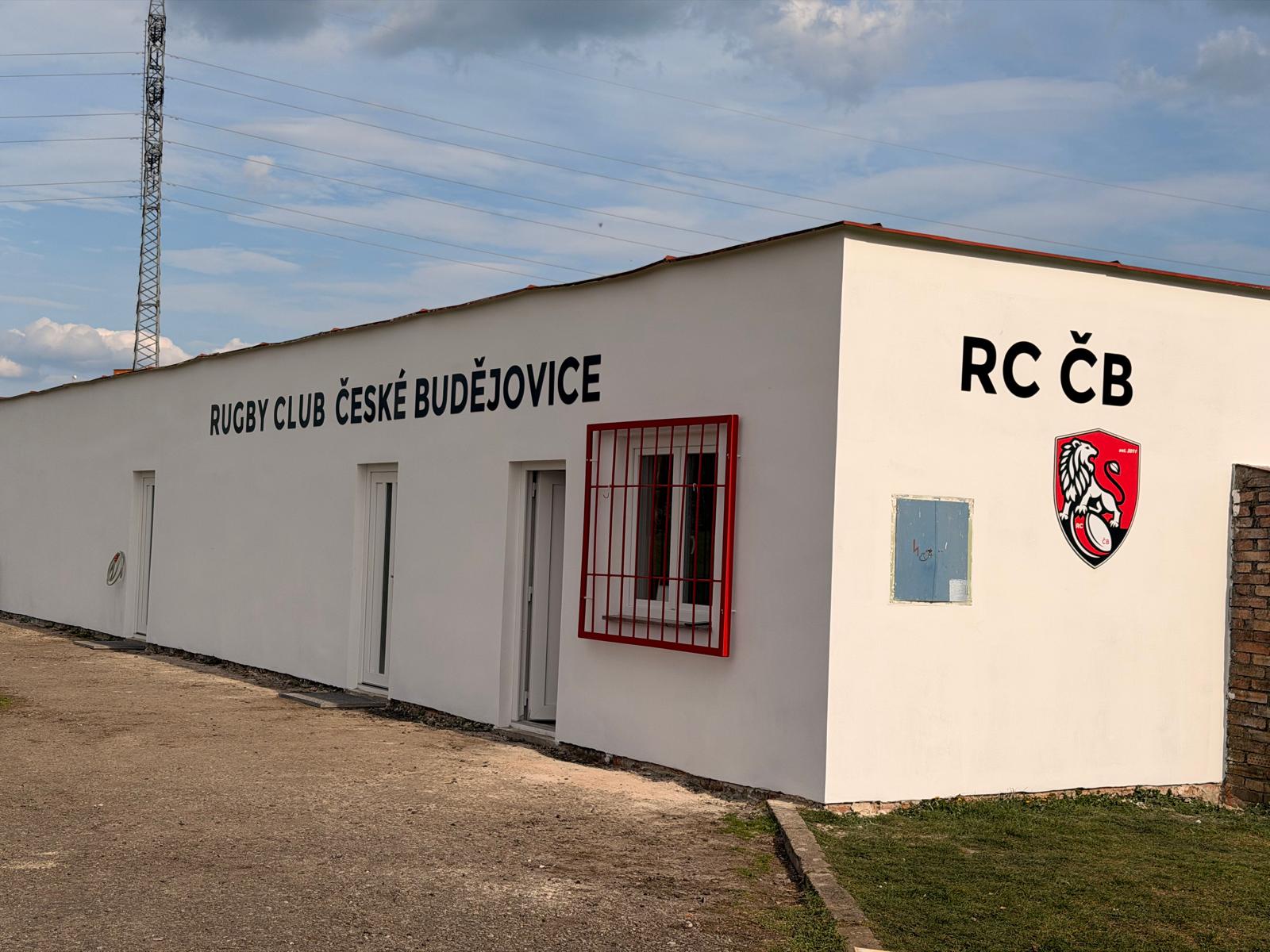 Rugbyové hřiště Akra - U Sirkárny - nový nápis jaro 2026